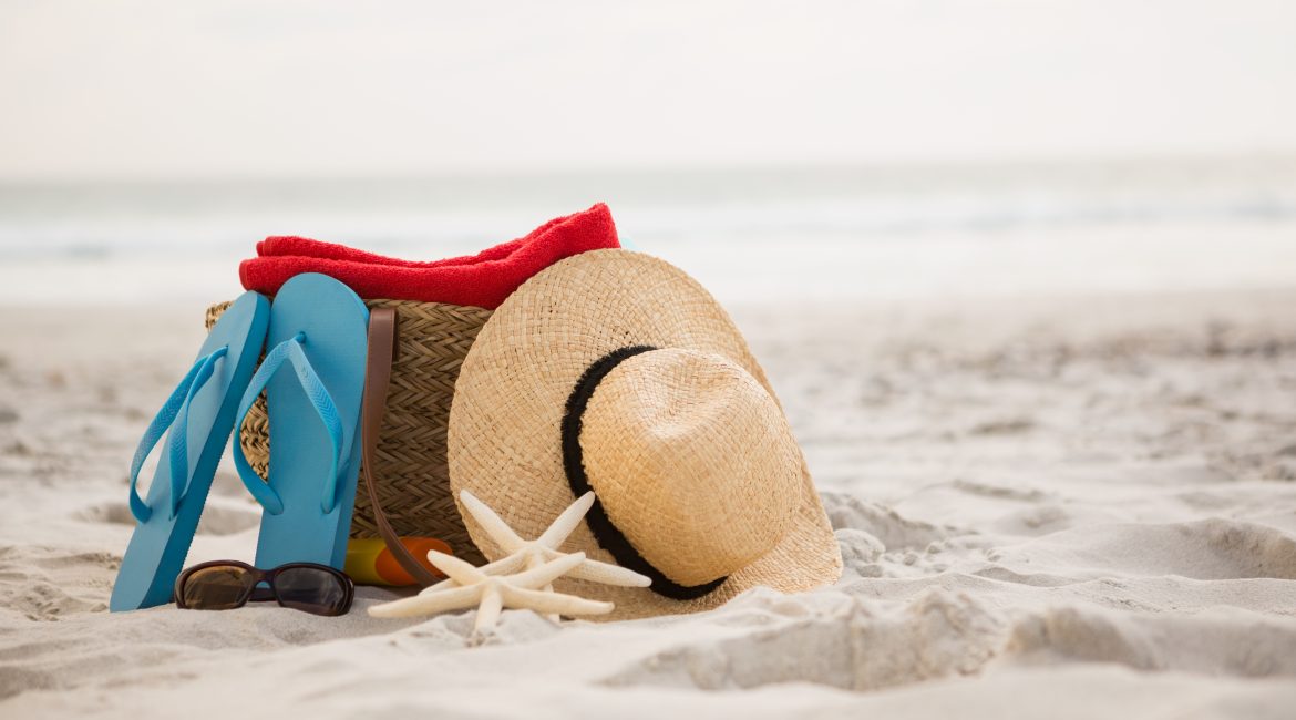 Pieksová pláž šlapky slamený klobúk hviezdica leto ochrana pokožky pred splnkom